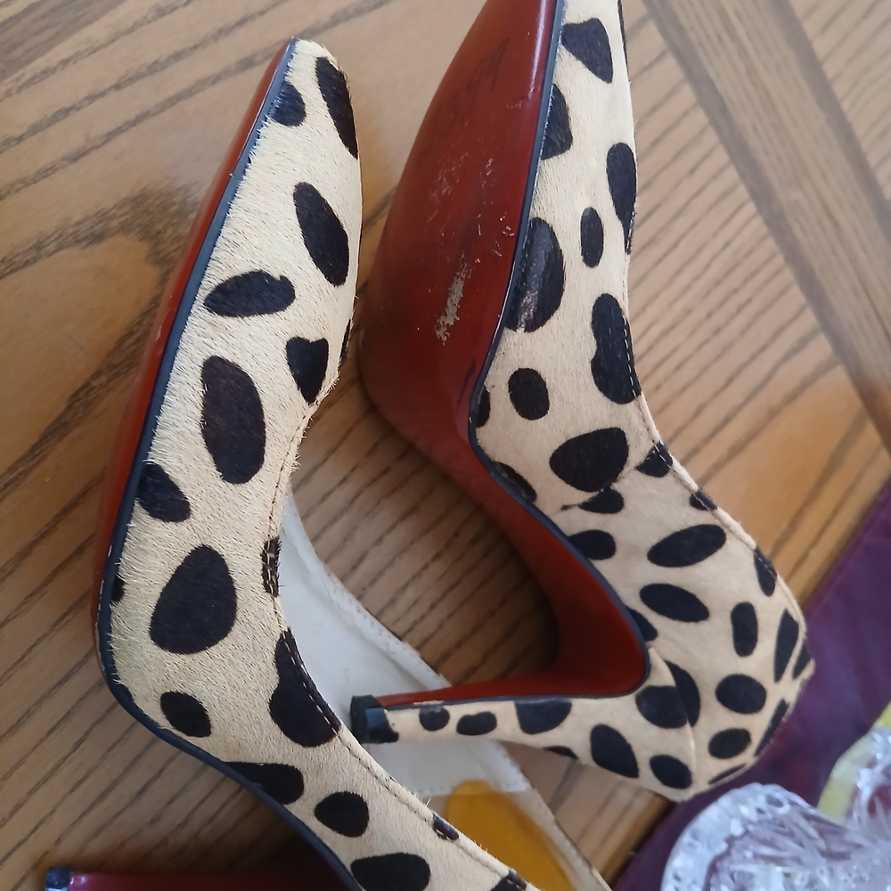 Christian Louboutin Spotted Black and Tan Heels - Picture 10 of 10